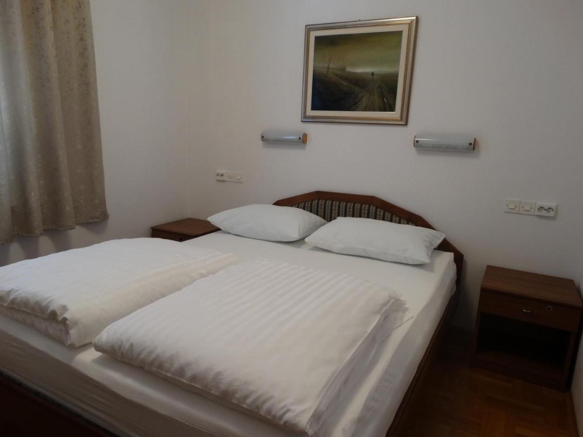 Apartments Kalina Jelsa  Luaran gambar