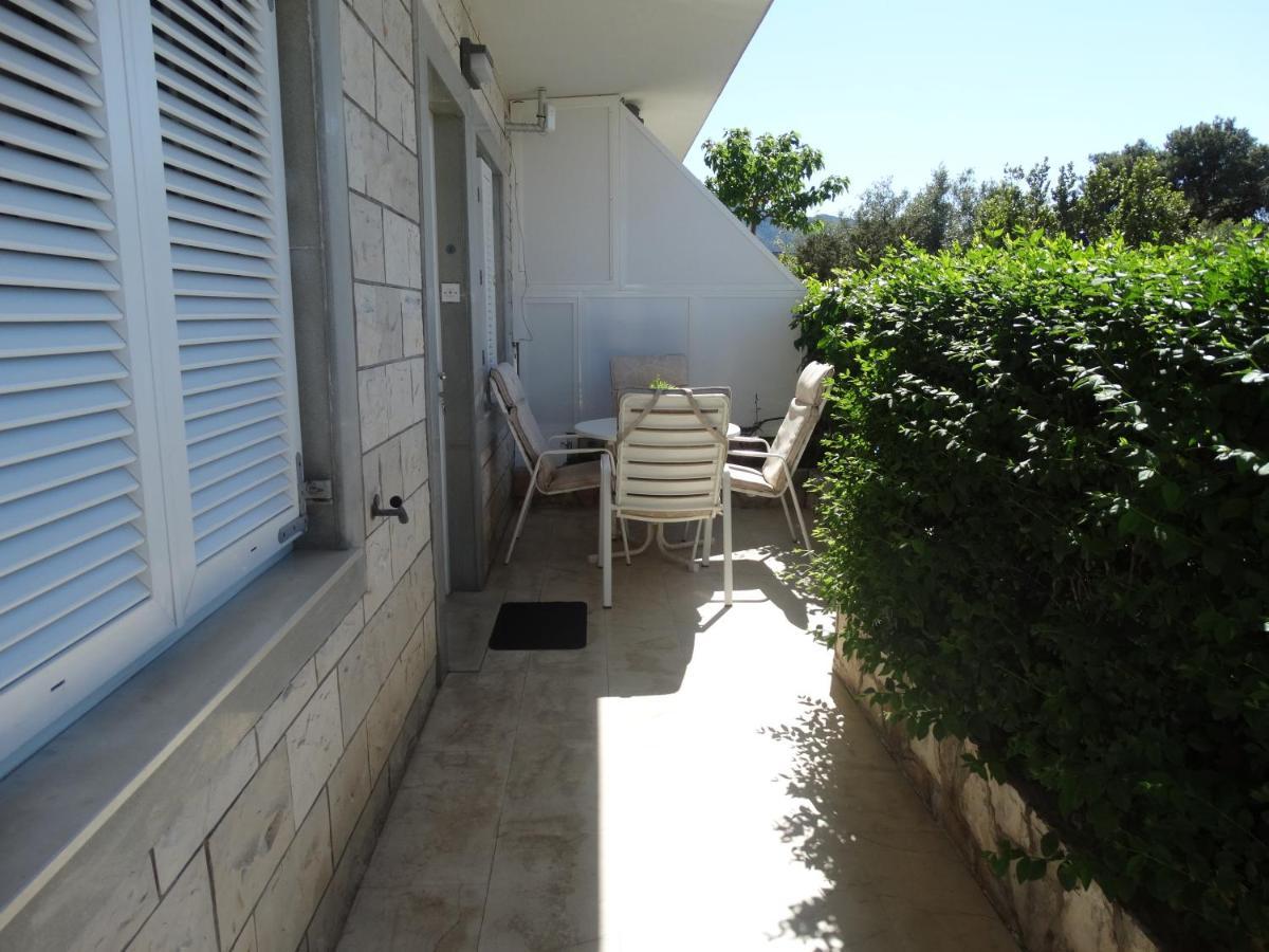 Apartments Kalina Jelsa  Luaran gambar